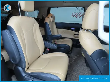 KIA CARNIVAL GASOLINE 9-SEATER SIGNATURE