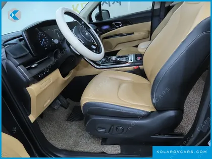 KIA CARNIVAL GASOLINE 9-SEATER SIGNATURE