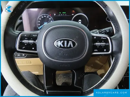 KIA CARNIVAL GASOLINE 9-SEATER SIGNATURE