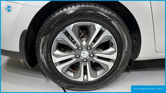 KIA CARNIVAL 11-SEATER PRESTIGE