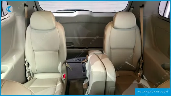KIA CARNIVAL 11-SEATER PRESTIGE