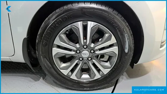 KIA CARNIVAL 11-SEATER PRESTIGE