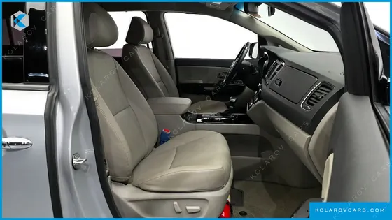 KIA CARNIVAL 11-SEATER PRESTIGE