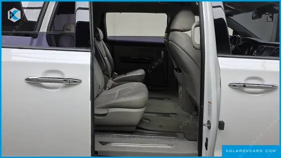KIA CARNIVAL 9-SEATER NOBLESSE SPECIAL