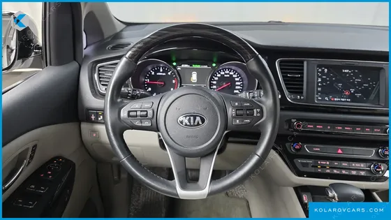 KIA CARNIVAL 9-SEATER NOBLESSE SPECIAL