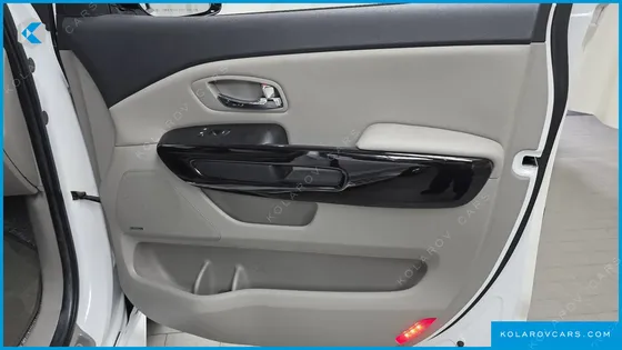 KIA CARNIVAL 9-SEATER NOBLESSE SPECIAL