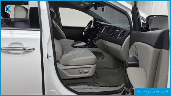 KIA CARNIVAL 9-SEATER NOBLESSE SPECIAL