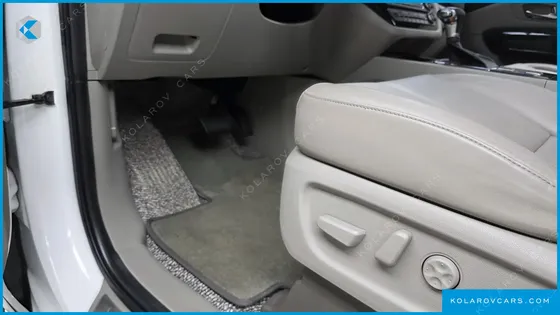 KIA CARNIVAL 9-SEATER NOBLESSE SPECIAL