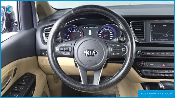 KIA CARNIVAL 9-SEATER HI-LIMOUSINE