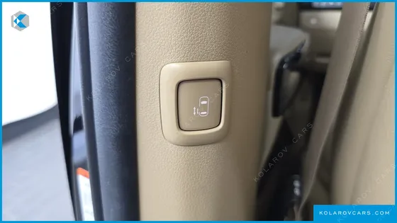 KIA CARNIVAL 9-SEATER HI-LIMOUSINE