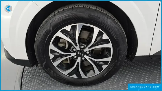 KIA CARNIVAL DIESEL 9-SEATER NOBLESSE