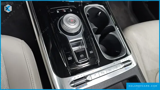KIA CARNIVAL DIESEL 9-SEATER NOBLESSE