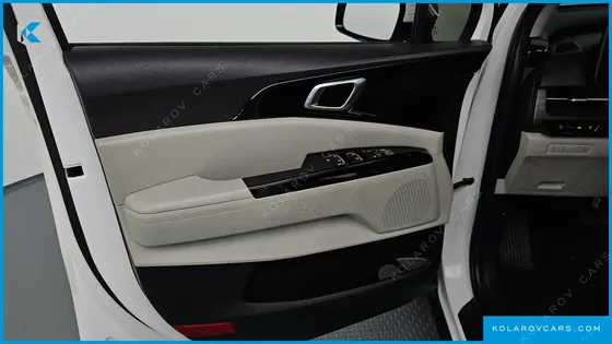 KIA CARNIVAL DIESEL 9-SEATER NOBLESSE