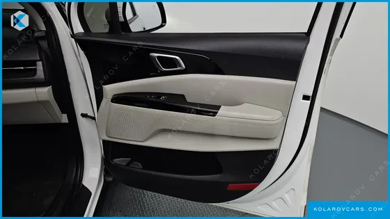 KIA CARNIVAL DIESEL 9-SEATER NOBLESSE