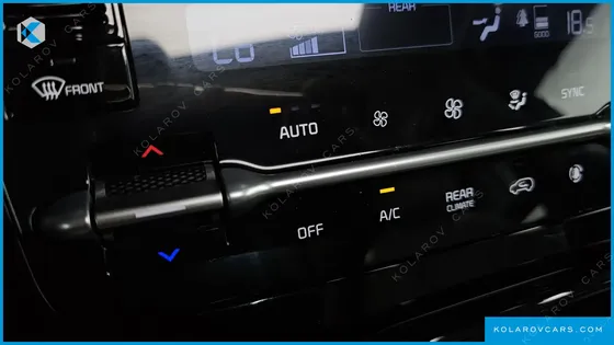 KIA CARNIVAL DIESEL 9-SEATER NOBLESSE