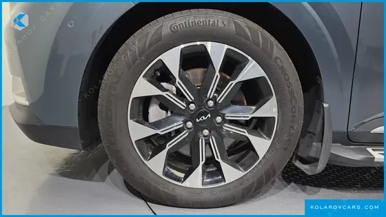 KIA CARNIVAL GASOLINE 7-SEATER SIGNATURE