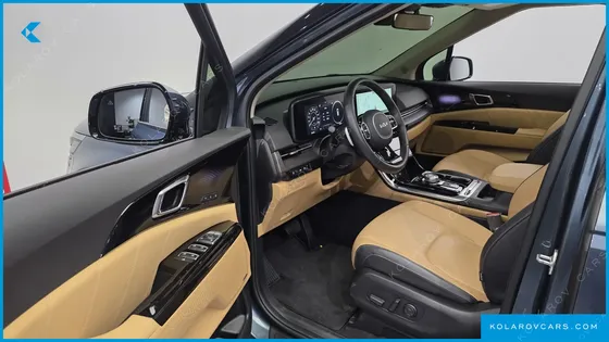 KIA CARNIVAL GASOLINE 7-SEATER SIGNATURE