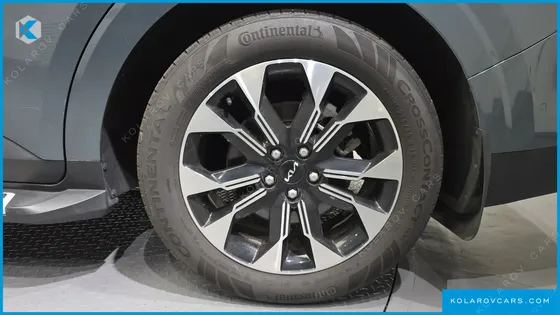 KIA CARNIVAL GASOLINE 7-SEATER SIGNATURE