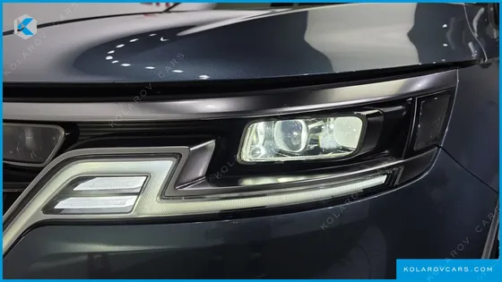 KIA CARNIVAL GASOLINE 7-SEATER SIGNATURE