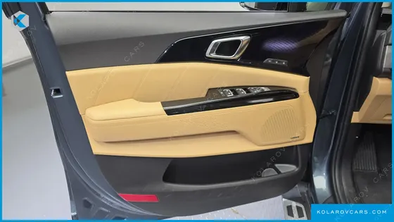 KIA CARNIVAL GASOLINE 7-SEATER SIGNATURE