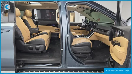 KIA CARNIVAL GASOLINE 7-SEATER SIGNATURE