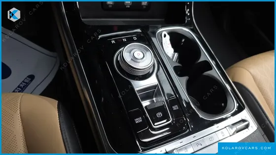 KIA CARNIVAL DIESEL 9-SEATER NOBLESSE