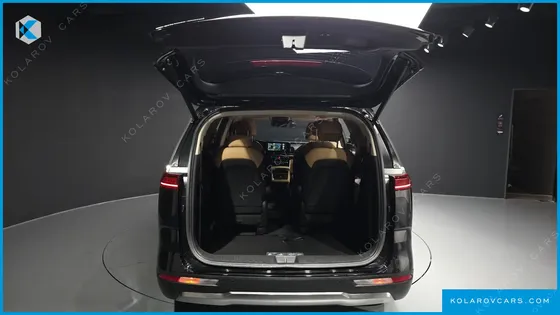 KIA CARNIVAL DIESEL 9-SEATER NOBLESSE