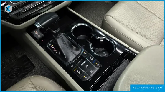 KIA CARNIVAL 9-SEATER NOBLESSE SPECIAL