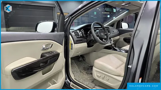 KIA CARNIVAL 9-SEATER NOBLESSE SPECIAL