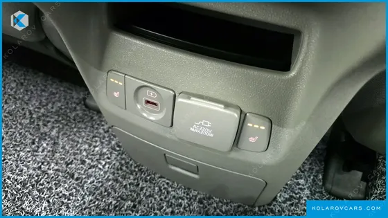 KIA CARNIVAL 9-SEATER NOBLESSE SPECIAL
