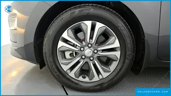 KIA CARNIVAL 11-SEATER PRESTIGE