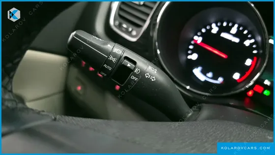 KIA CARNIVAL 11-SEATER PRESTIGE