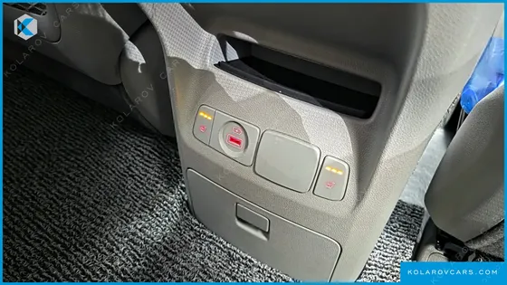 KIA CARNIVAL 11-SEATER PRESTIGE