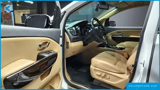 KIA CARNIVAL GASOLINE 7-SEATER LIMOUSINE