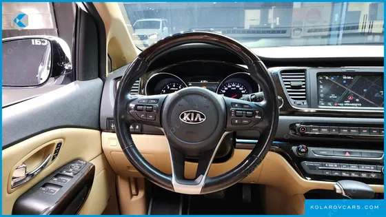 KIA CARNIVAL GASOLINE 7-SEATER LIMOUSINE