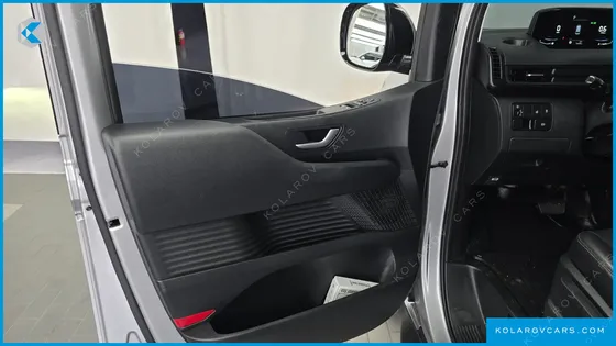 HYUNDAI STARIA L3.5 CARGO 3-SEATER