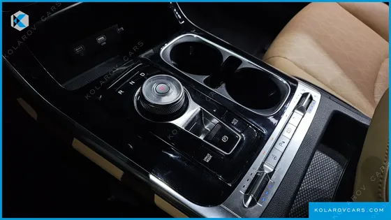 KIA CARNIVAL DIESEL 9-SEATER NOBLESSE
