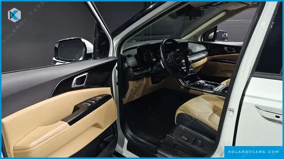 KIA CARNIVAL DIESEL 9-SEATER NOBLESSE