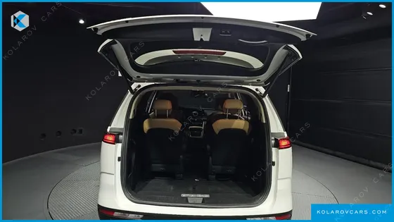 KIA CARNIVAL DIESEL 9-SEATER NOBLESSE