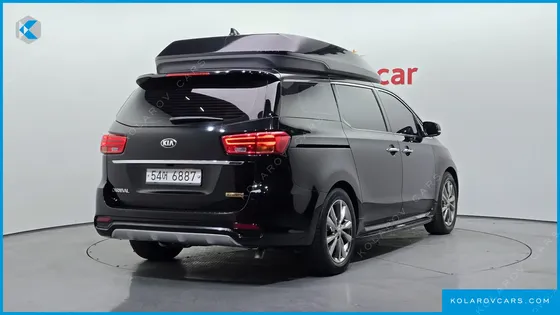 KIA CARNIVAL 7-SEATER HI-LIMOUSINE