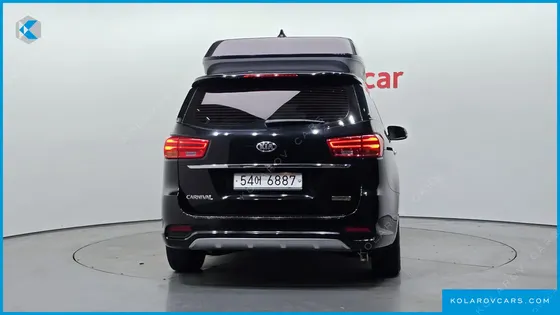 KIA CARNIVAL 7-SEATER HI-LIMOUSINE