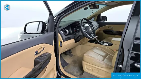 KIA CARNIVAL 7-SEATER HI-LIMOUSINE