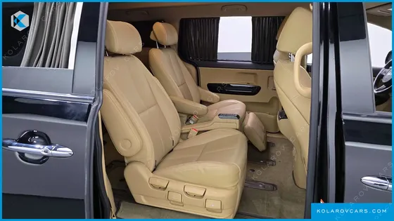 KIA CARNIVAL 7-SEATER HI-LIMOUSINE