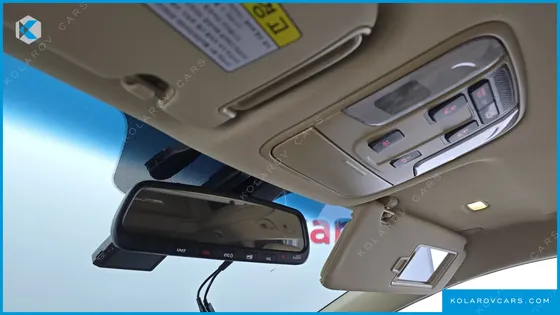KIA CARNIVAL 7-SEATER HI-LIMOUSINE