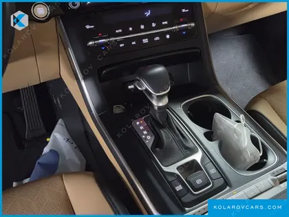 KIA CARNIVAL GASOLINE 9-SEATER PRESTIGE