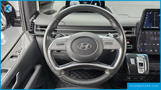 HYUNDAI STARIA L3.5 LOUNGE 9-SEATER