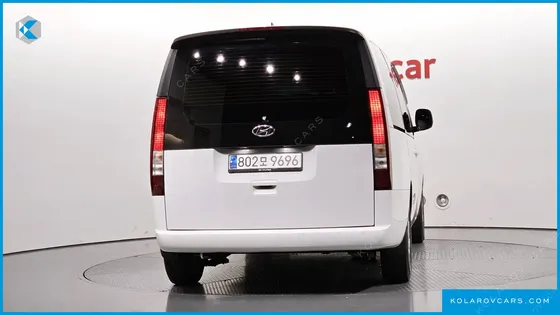 HYUNDAI STARIA CARGO 5-SEATER