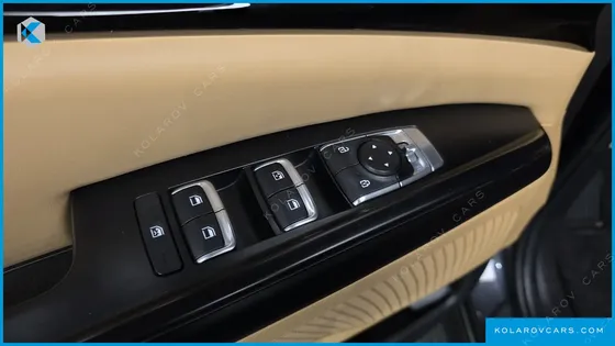 KIA CARNIVAL GASOLINE 9-SEATER PRESTIGE