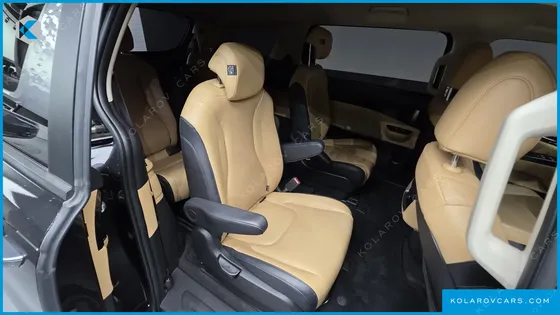KIA CARNIVAL GASOLINE 9-SEATER PRESTIGE