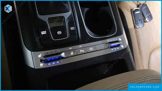 KIA CARNIVAL GASOLINE 9-SEATER PRESTIGE